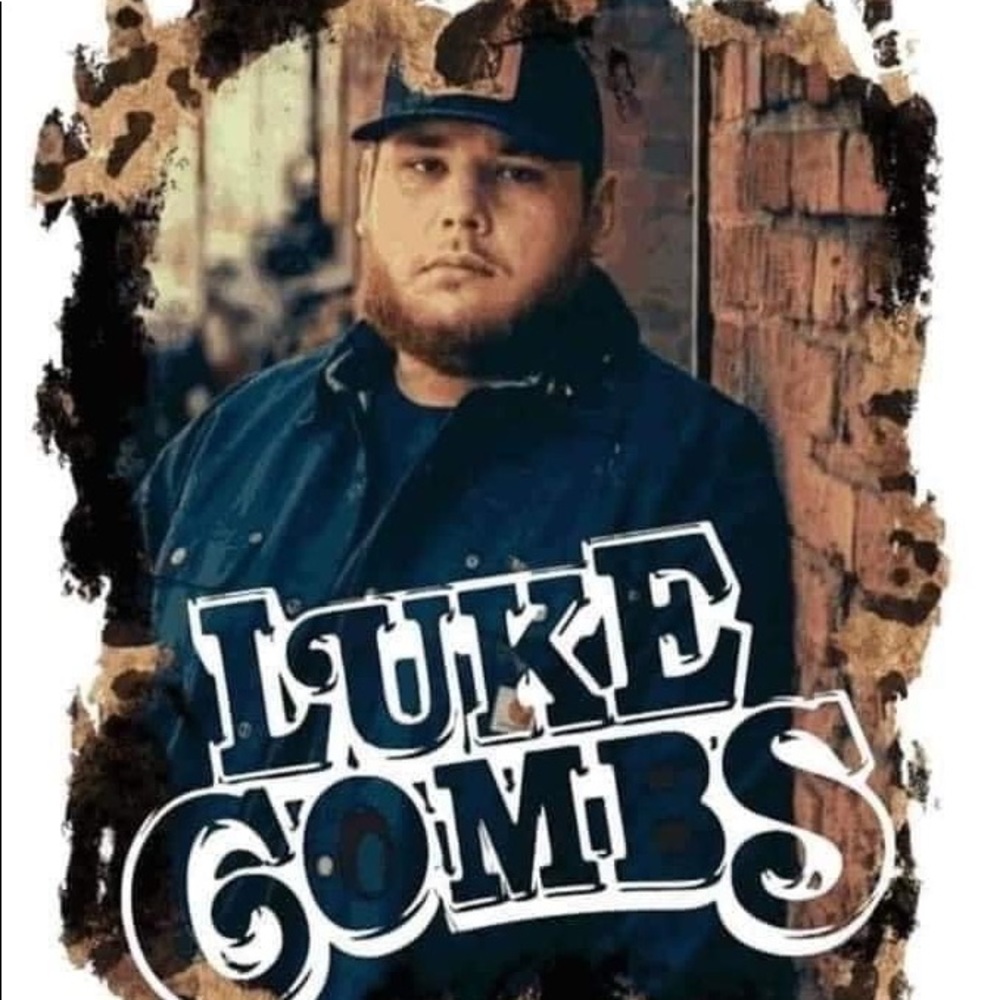 Luke Combs - Picture 3 of 6